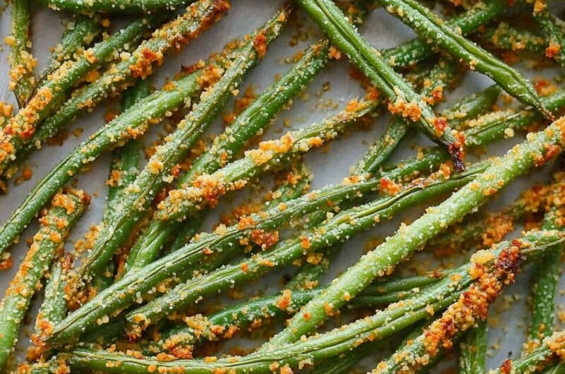 Oven-Baked Parmesan Green Bean Fries