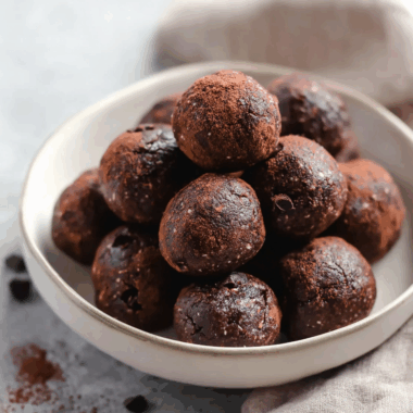 Vegan Chocolate Peanut Butter Energy Balls