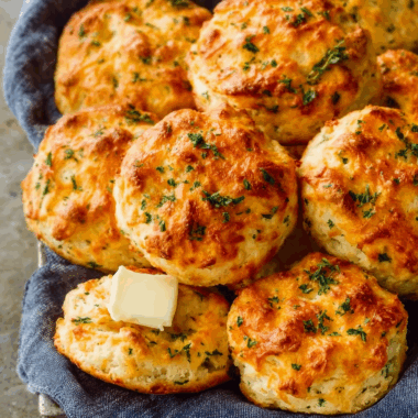 Red Lobster Cheddar Bay Biscuits