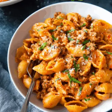 Creamy Red Pepper Shells