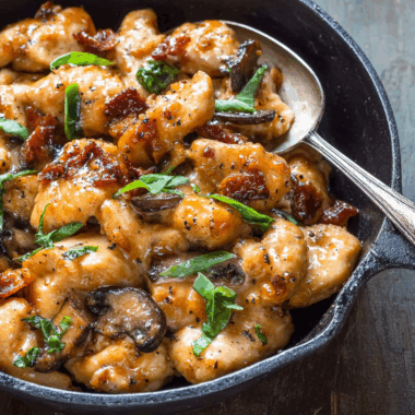 Black Pepper Chicken with Mushrooms