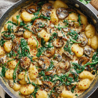 Creamy Spinach and Mushroom Gnocchi