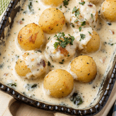 Sizzling Potatoes in Cheese Sauce