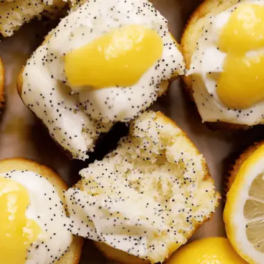 Lemon Poppy Seed Cupcakes with Lemon Filling