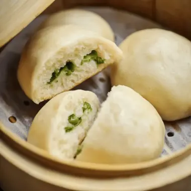 Spring Onion Steamed Buns